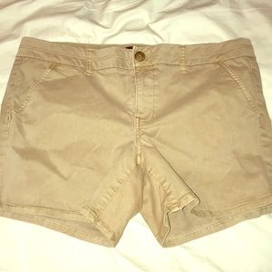 American Eagle Khaki shorts